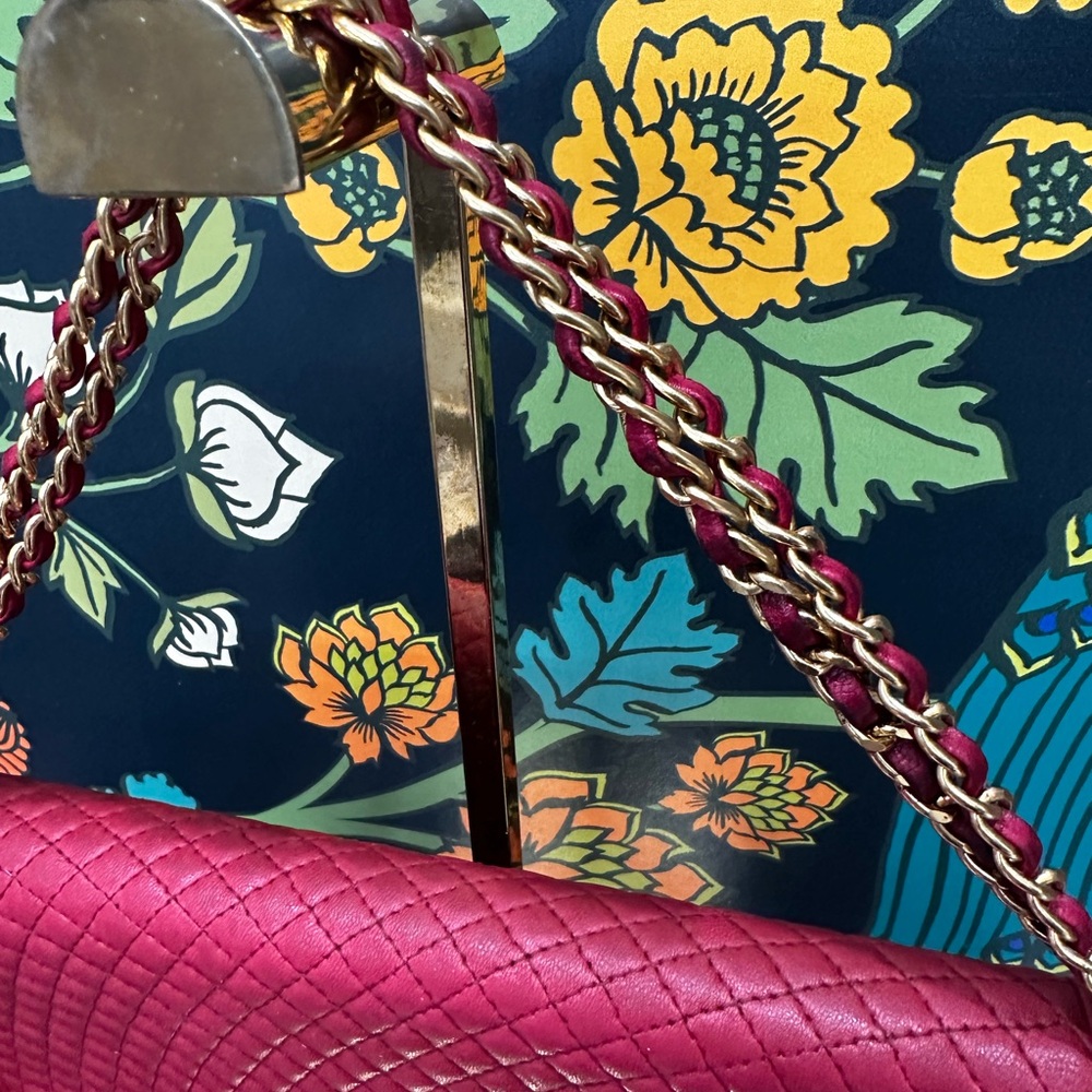 Vintage 1980s Bally Red Quilted Lambskin Leather Chain Shoulder / Crossbody Bag - Picture 7 of 11